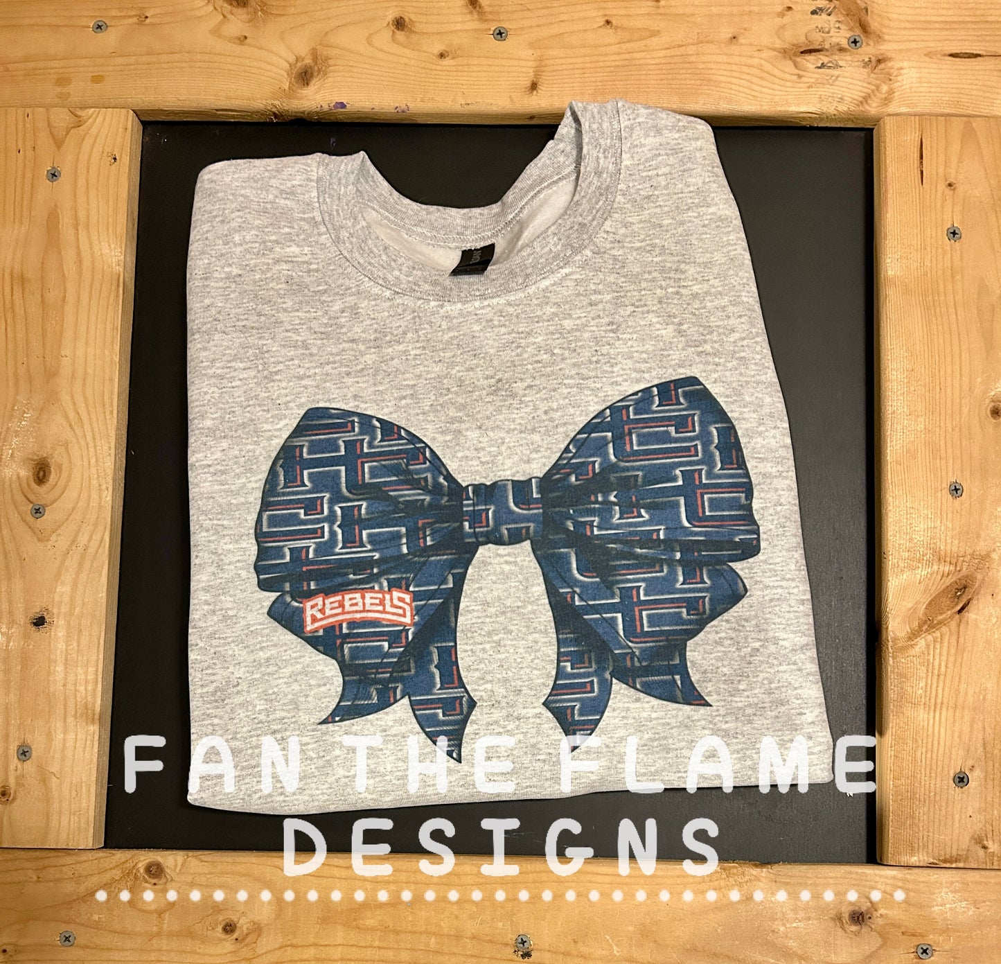 HC branded Bow tee/sweatshirt