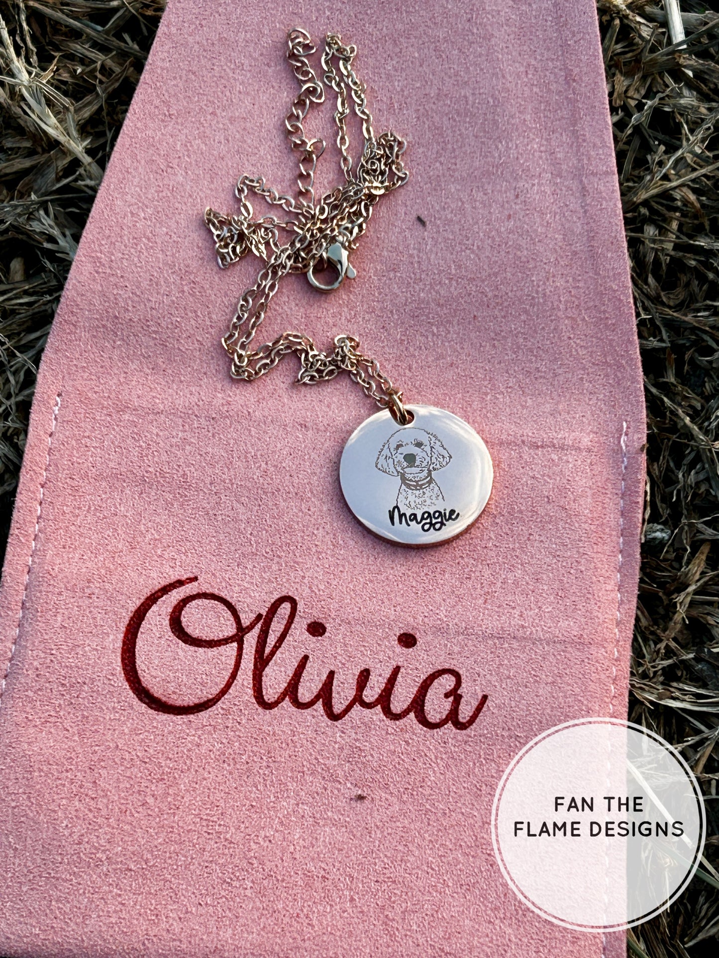 Line art Engraved 20mm Disc Necklace