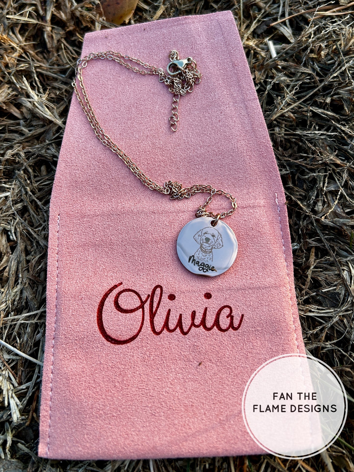 Line art Engraved 20mm Disc Necklace