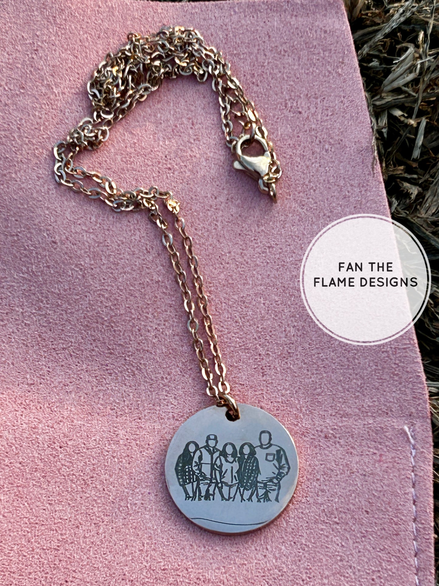 Line art Engraved 20mm Disc Necklace