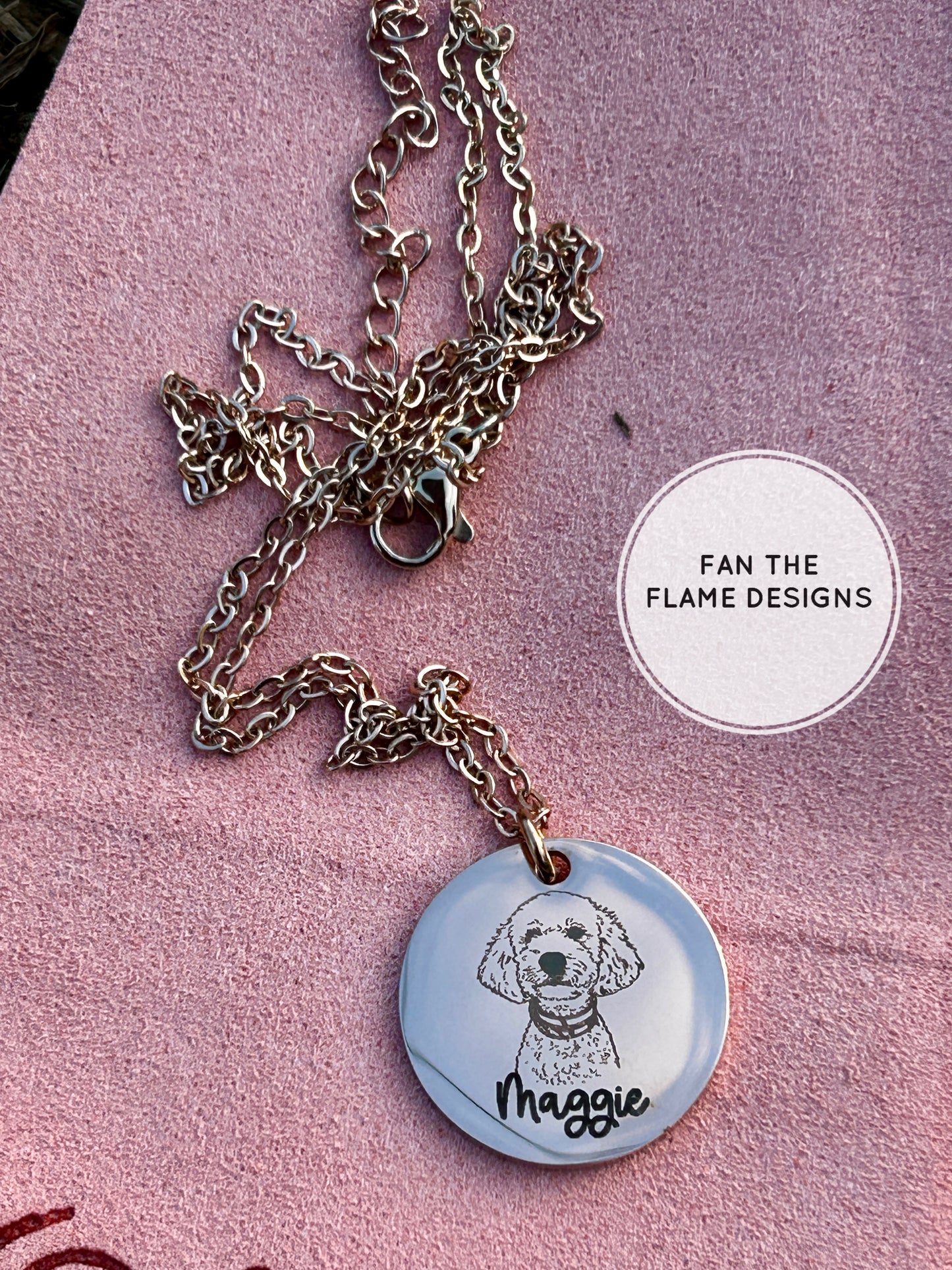 Line art Engraved 20mm Disc Necklace