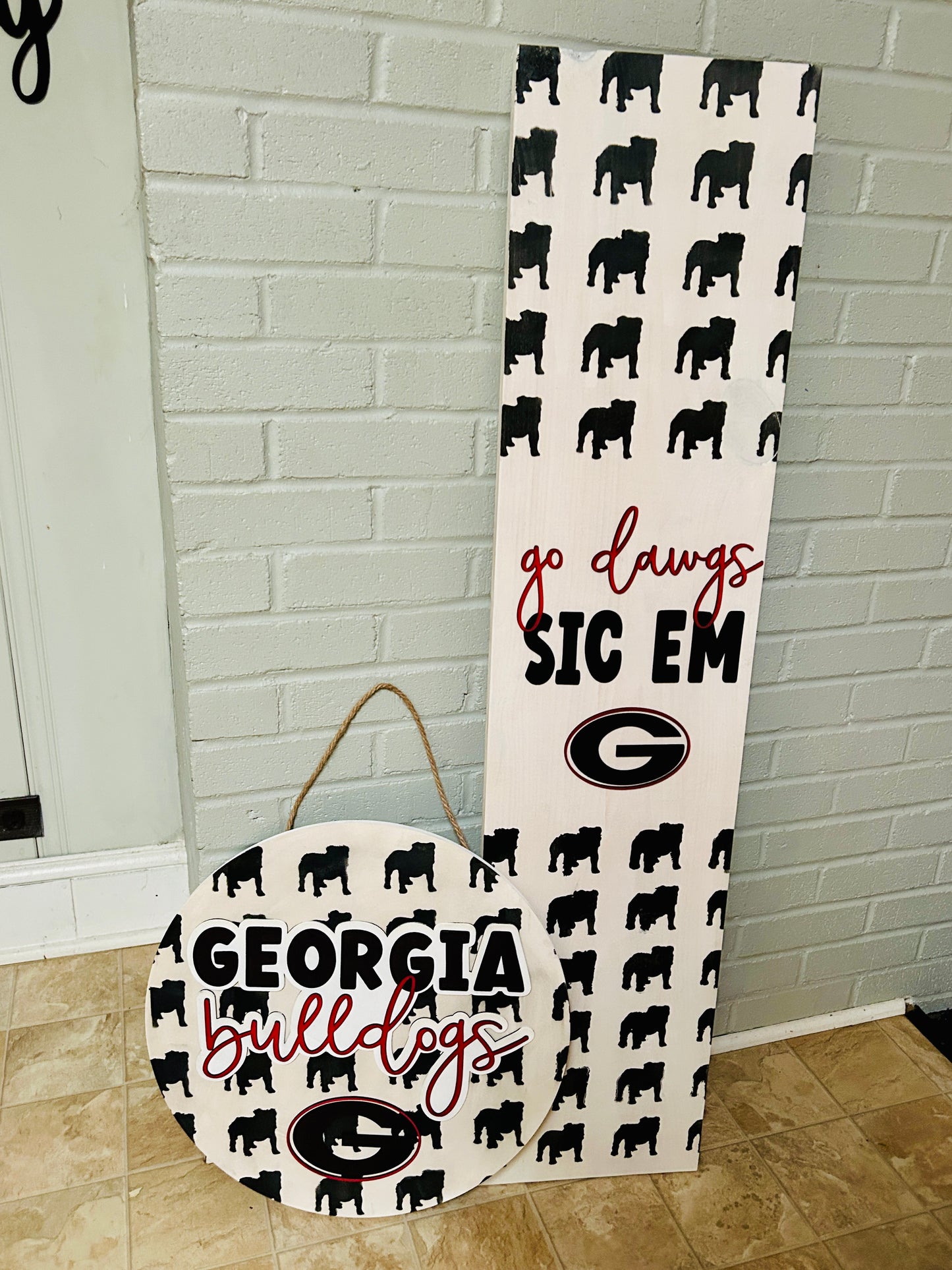 Go Dawgs Signs