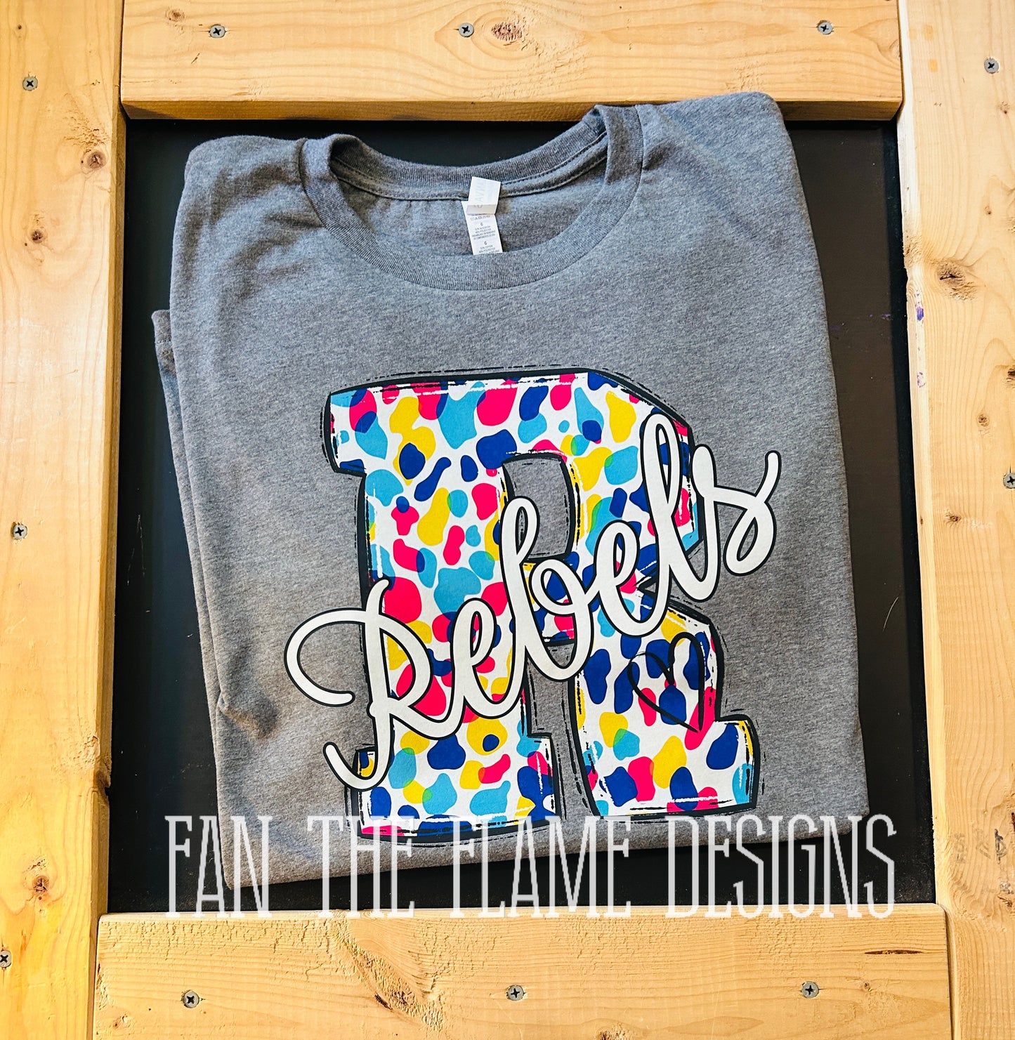 Rebels Colorful Dots tee/sweatshirt