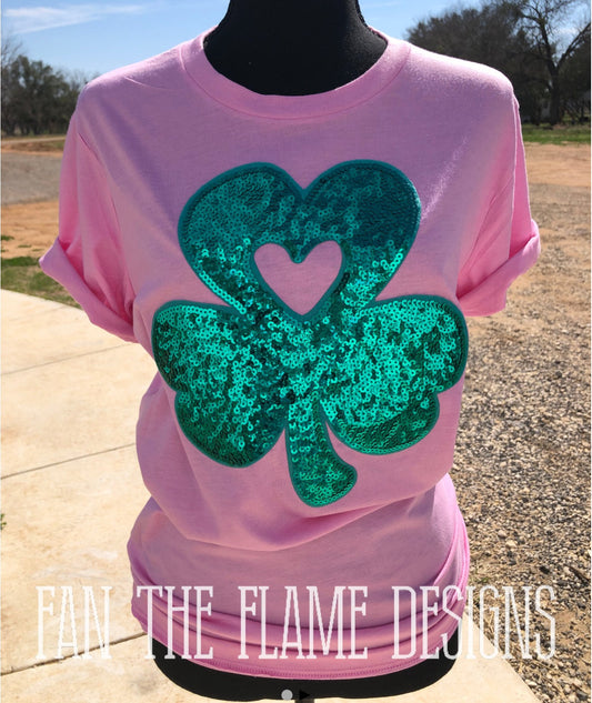 Cloverleaf Sequin Patch tee/sweatshirt